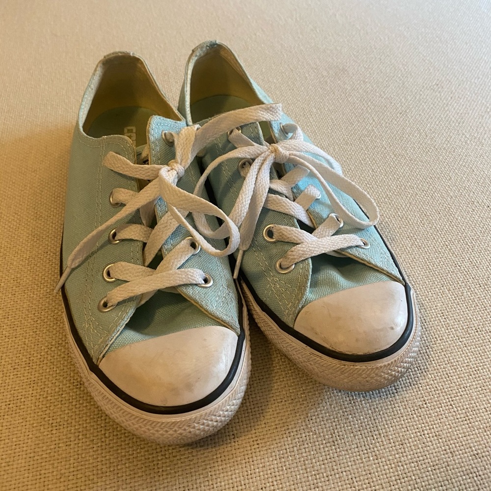 Baby blue women’s converse